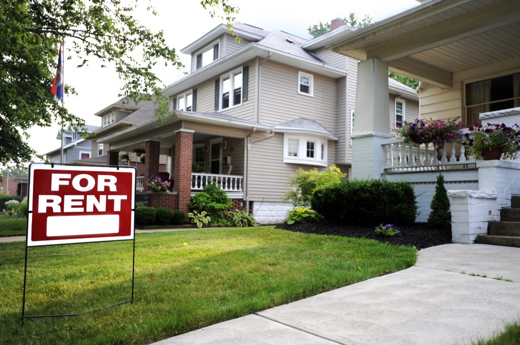 House with for rent sign